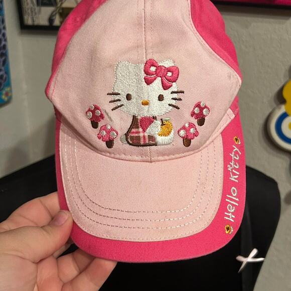 Hello kitty pink and white - Picture 2 of 6